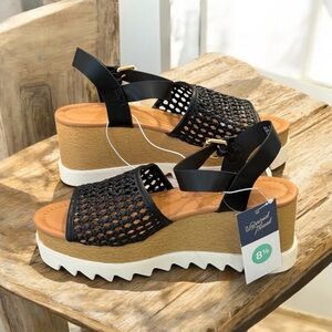 NWT Women’s Black Woven Memory Foam Platform Sandals By Universal Thread